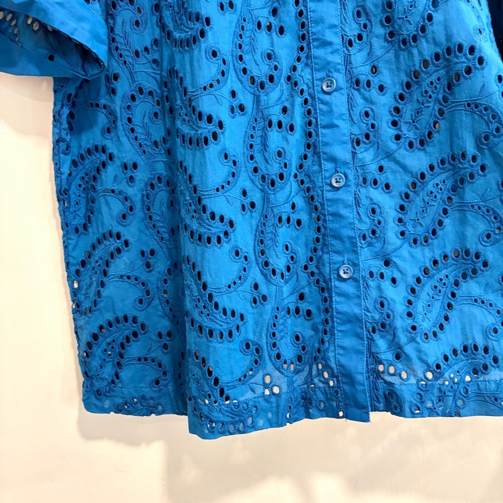 Chicos Short Sleeve Paisley Eyelet Button Down Top - Picture 7 of 13